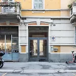 Elegant Apt Near Metro Porta Romana,3 Fermate Subway-Stop A Duomo, Wifi-Netflix Free
