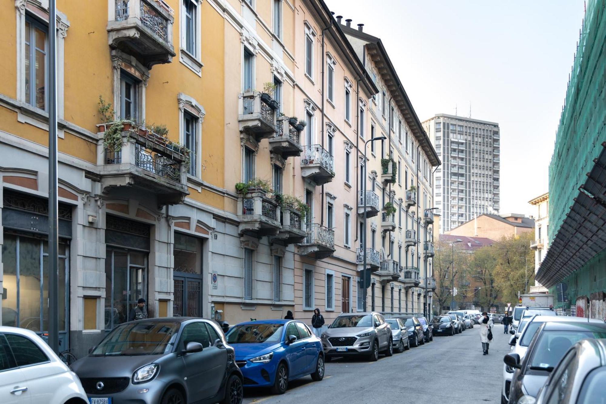 Elegant Near Metro Porta Romana,3 Fermate Subway-stop A Duomo, Wifi-netflix Free Apartamento *