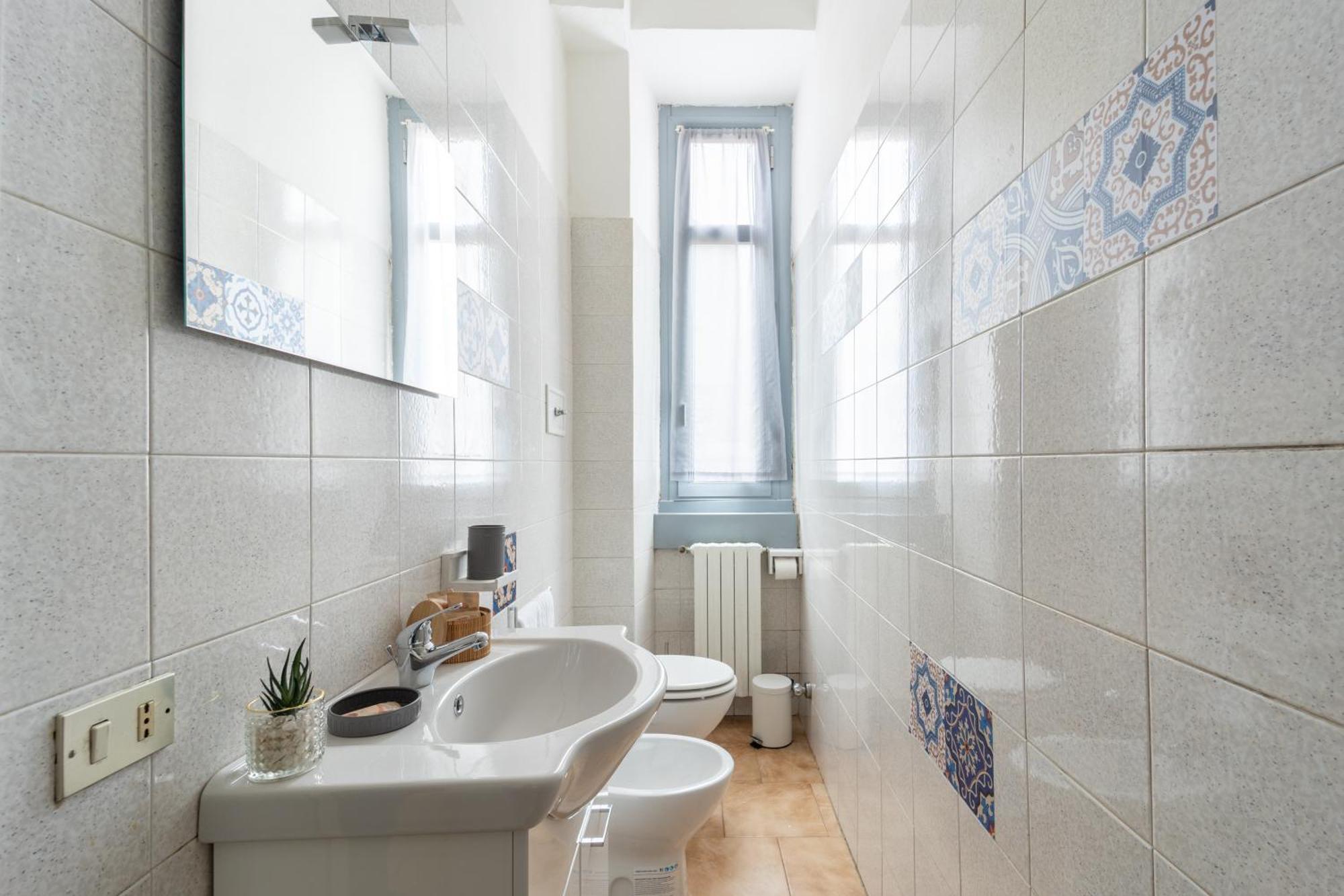 Apartamento Elegant Near Metro Porta Romana,3 Fermate Subway-stop A Duomo, Wifi-netflix Free *
